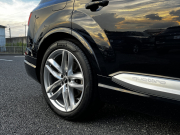 アウディ Q7 中古車