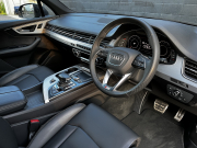 アウディ Q7 中古車