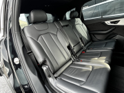 アウディ Q7 中古車