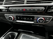 アウディ Q7 中古車