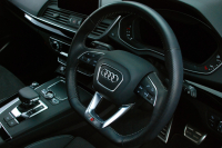 アウディ Q5 中古車