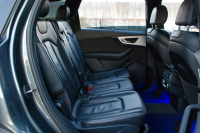 アウディ Q7 中古車