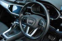 アウディ Q3 中古車