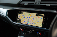 アウディ Q3 中古車