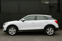 アウディ Q2 中古車