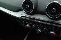 アウディ Q2 中古車