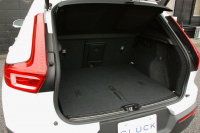 ボルボ XC40 中古車