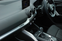 アウディ Q2 中古車