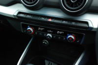 アウディ Q2 中古車