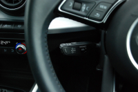 アウディ Q2 中古車