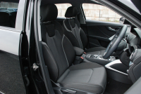 アウディ Q2 中古車