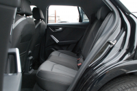 アウディ Q2 中古車