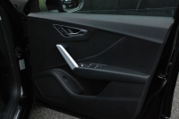 アウディ Q2 中古車