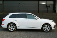 アウディ Q7 中古車