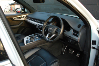 アウディ Q7 中古車