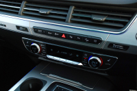 アウディ Q7 中古車