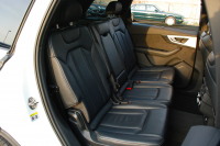 アウディ Q7 中古車