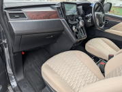 三菱 デリカD:5 中古車