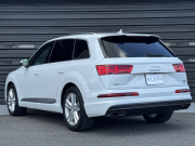 アウディ Q7 中古車