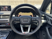 アウディ Q7 中古車
