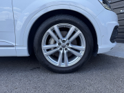 アウディ Q7 中古車