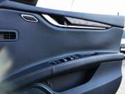 マセラティ ギブリ 中古車