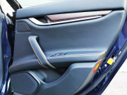 マセラティ ギブリ 中古車