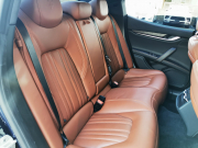 マセラティ ギブリ 中古車