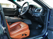 マセラティ ギブリ 中古車