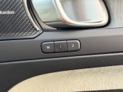 ボルボ XC40 中古車