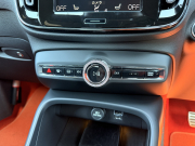 ボルボ XC40 中古車