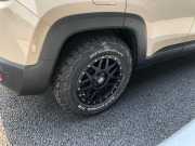 ジープ レネゲード 中古車