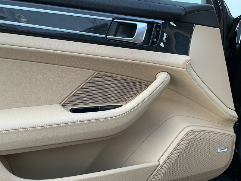 ポルシェ パナメーラ 中古車