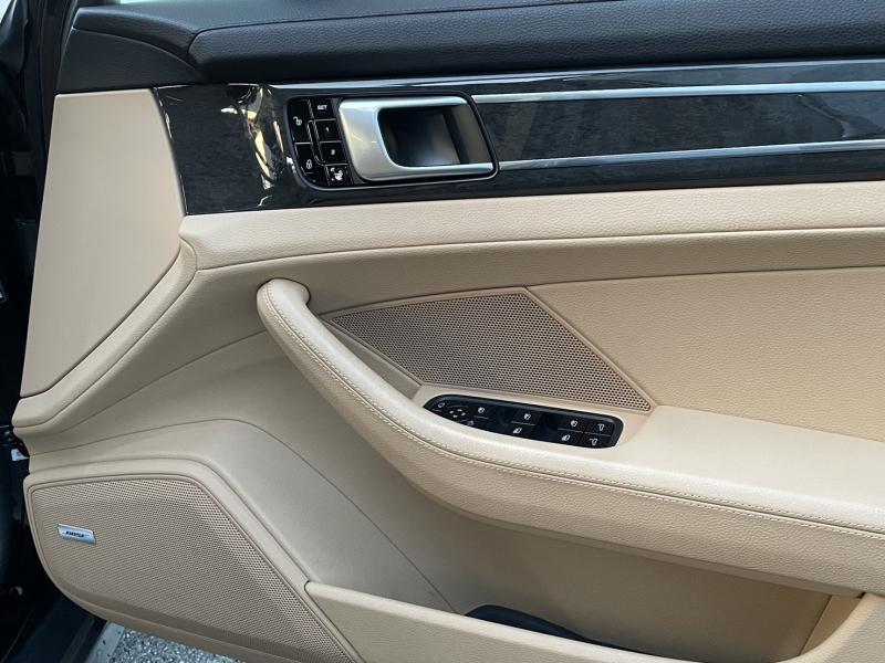 ポルシェ パナメーラ 中古車