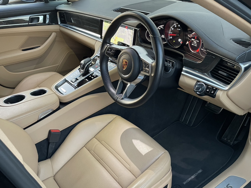 ポルシェ パナメーラ 中古車