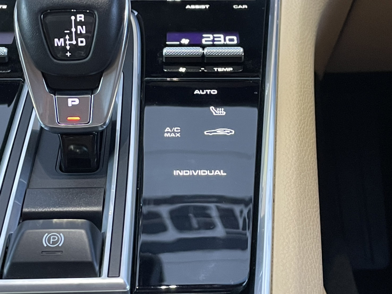 ポルシェ パナメーラ 中古車