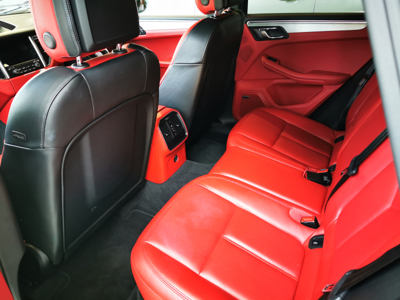 ポルシェ マカン 中古車