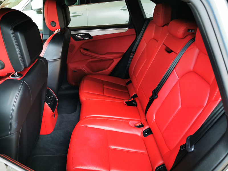 ポルシェ マカン 中古車