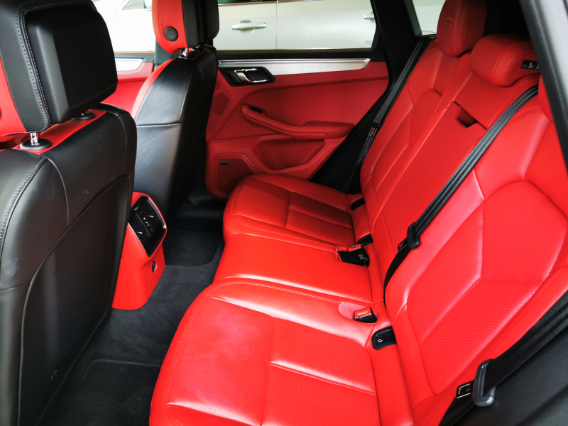 ポルシェ マカン 中古車