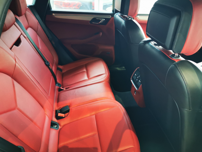 ポルシェ マカン 中古車