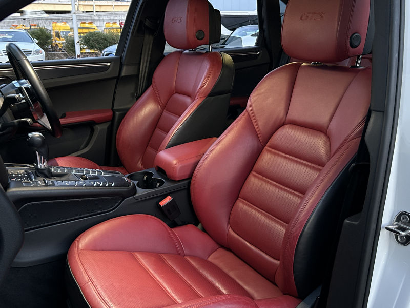 ポルシェ マカン 中古車