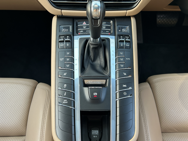 ポルシェ マカン 中古車