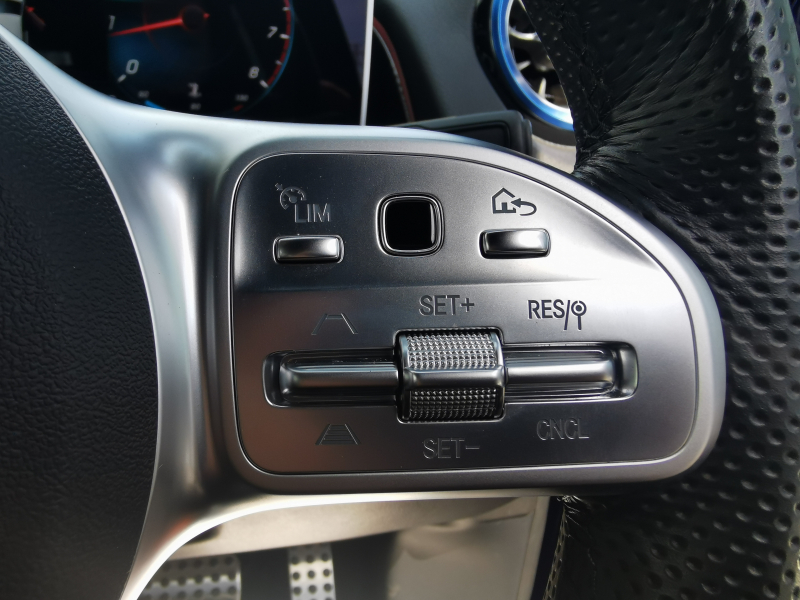 メルセデスベンツ GLB 中古車