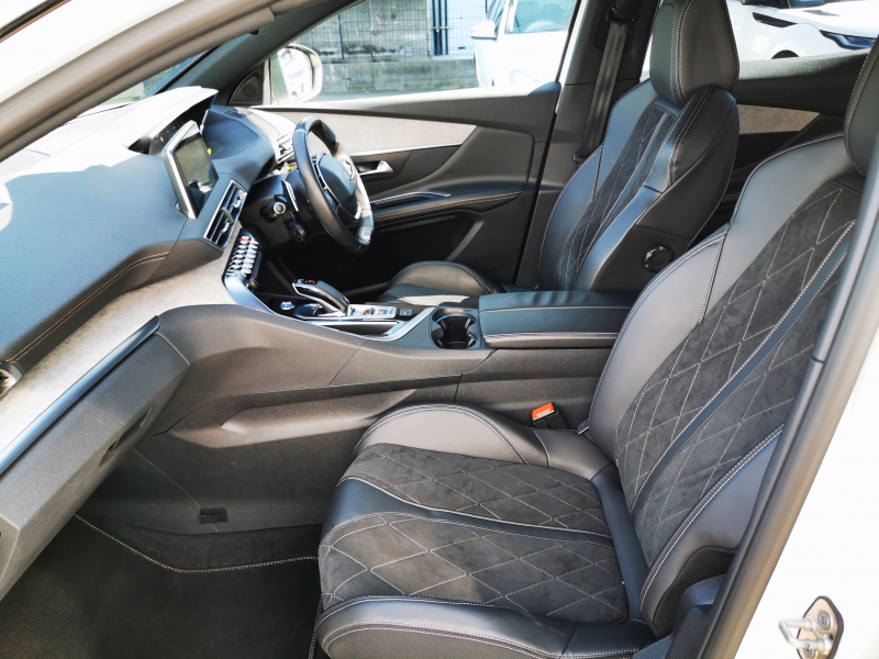 プジョー 3008 中古車