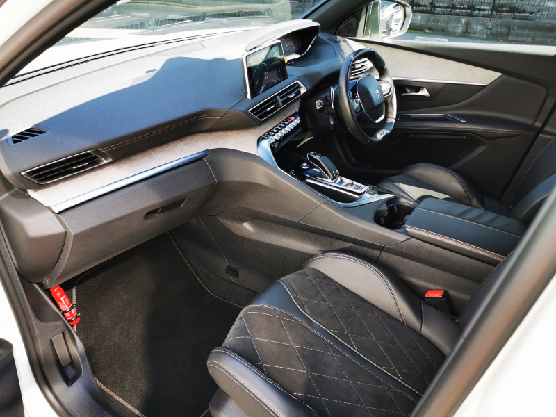 プジョー 3008 中古車