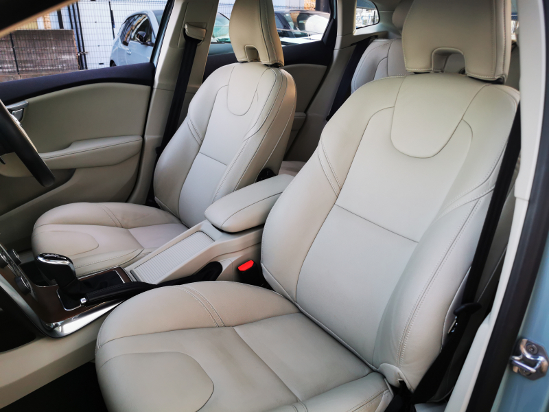 ボルボ V40 中古車