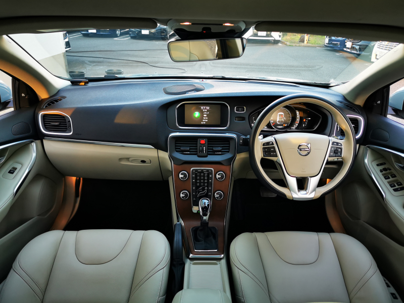 ボルボ V40 中古車