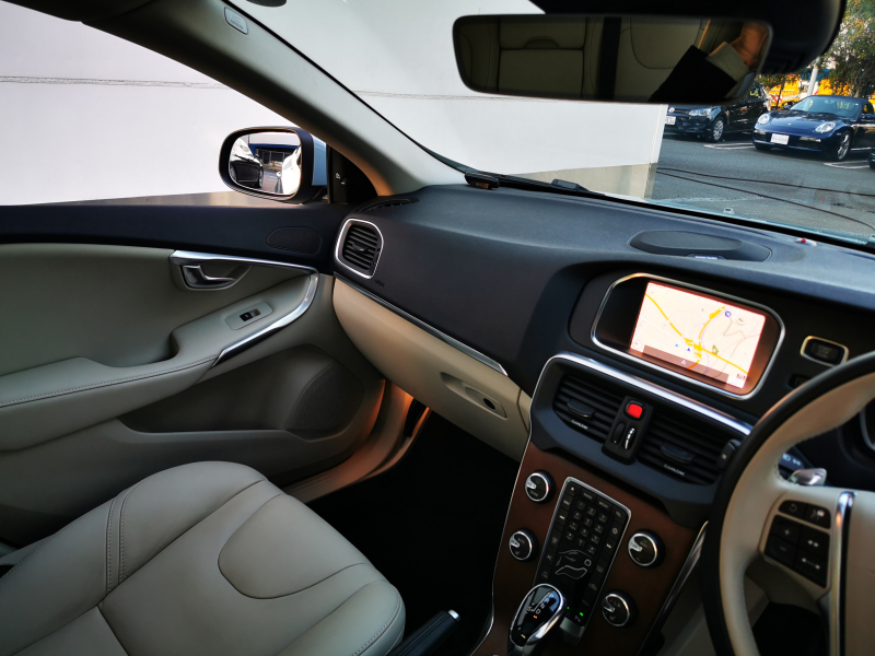 ボルボ V40 中古車