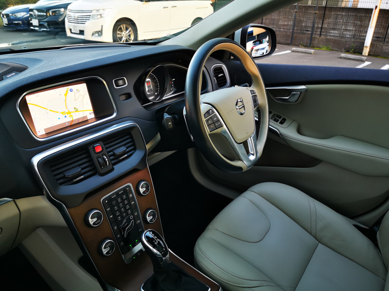 ボルボ V40 中古車