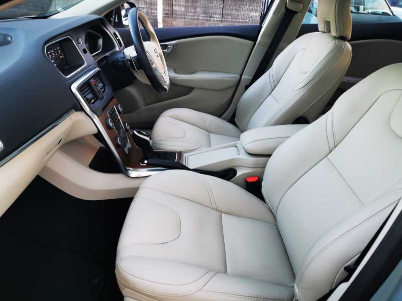 ボルボ V40 中古車